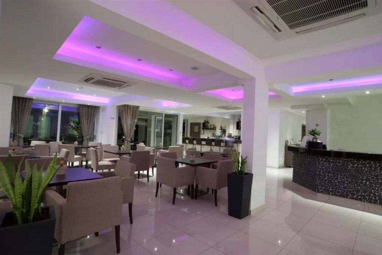 Frixos Suites Hotel Apts โวโรคลินิ ภายนอก รูปภาพ