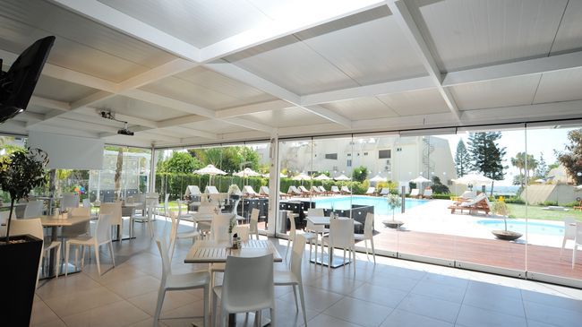 Frixos Suites Hotel Apts โวโรคลินิ ภายนอก รูปภาพ