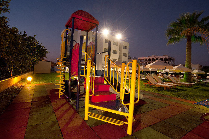 Frixos Suites Hotel Apts โวโรคลินิ ภายนอก รูปภาพ