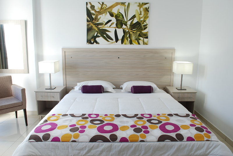 Frixos Suites Hotel Apts โวโรคลินิ ภายนอก รูปภาพ